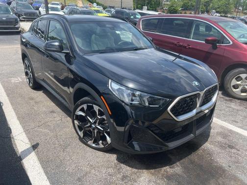 Black Sapphire Metallic 2025 BMW X2 xDrive28i