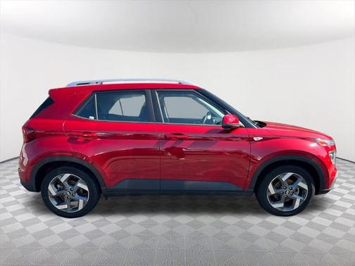 2022 Hyundai VENUE SEL