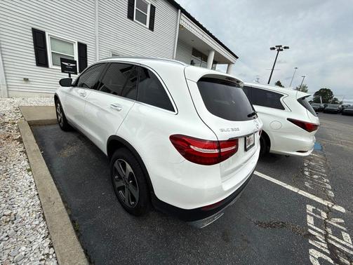 Polar White 2019 Mercedes-Benz GLC 300 Base