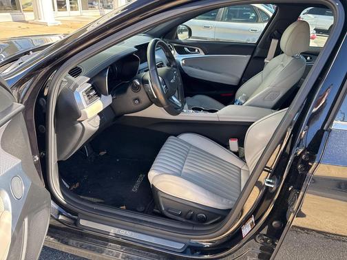 2023 Genesis G70 2.0T RWD