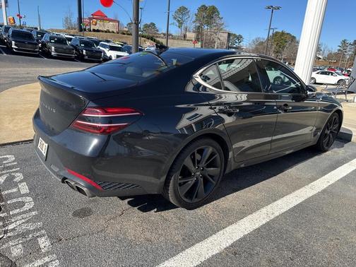2023 Genesis G70 2.0T RWD