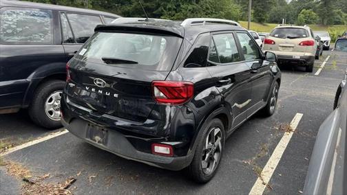 2024 Hyundai VENUE SEL