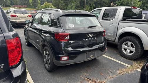 2024 Hyundai VENUE SEL