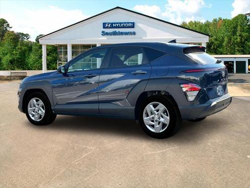 2025 Hyundai KONA SE