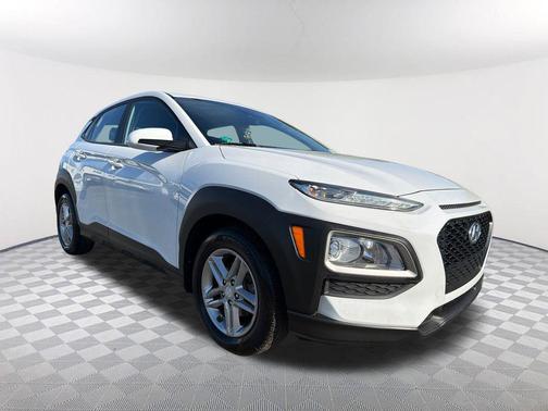 Chalk White 2019 Hyundai KONA SE
