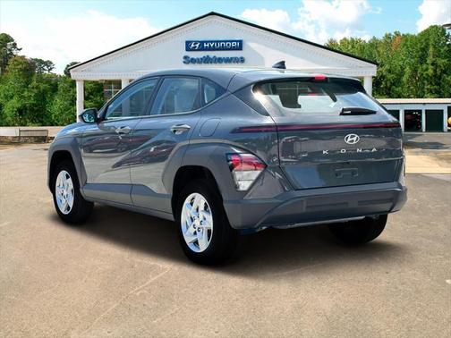 2025 Hyundai KONA SE