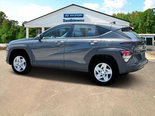 2025 Hyundai KONA SE