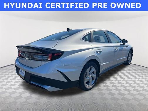 2025 Hyundai SONATA SE