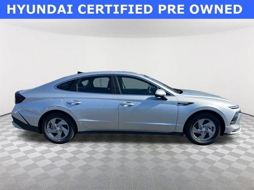 2025 Hyundai SONATA SE