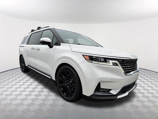 Snow White Pearl 2022 Kia Carnival SX Prestige