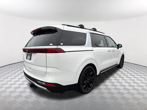 Snow White Pearl 2022 Kia Carnival SX Prestige