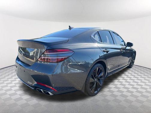 Makalu Gray 2023 Genesis G70 2.0T RWD
