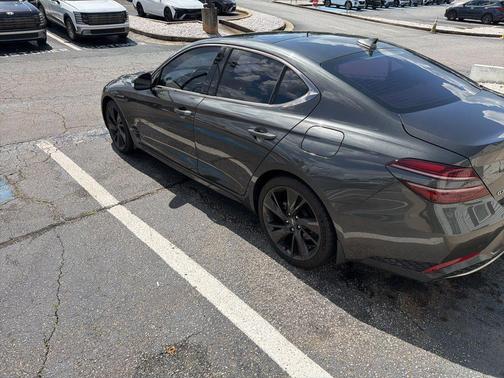 Makalu Gray 2023 Genesis G70 2.0T RWD