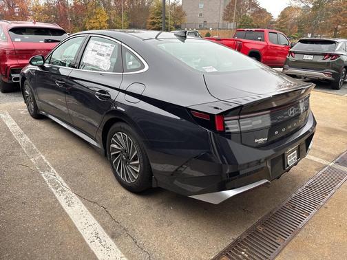 2025 Hyundai SONATA Hybrid SE