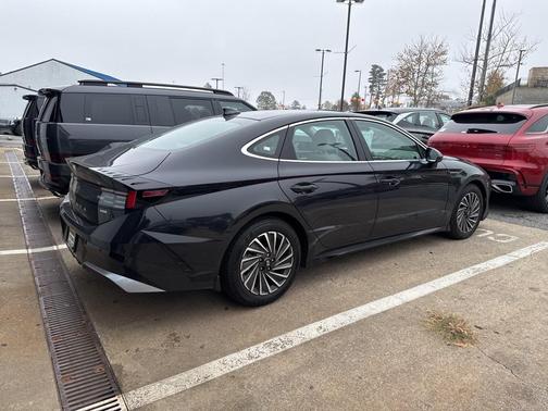 2025 Hyundai SONATA Hybrid SE