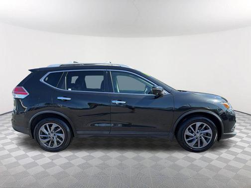 Magnetic Black 2016 Nissan Rogue SL