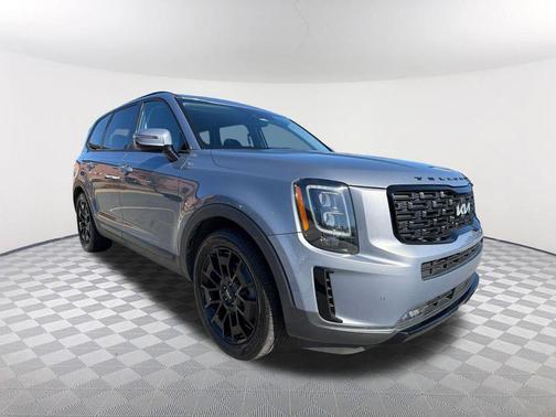 Everlasting Silver 2022 Kia Telluride SX