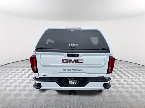 2023 GMC Sierra 2500 AT4