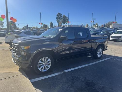 2022 Chevrolet Silverado 1500 Custom