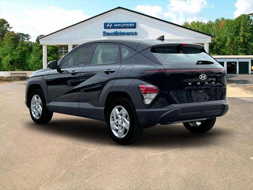 2025 Hyundai KONA SE