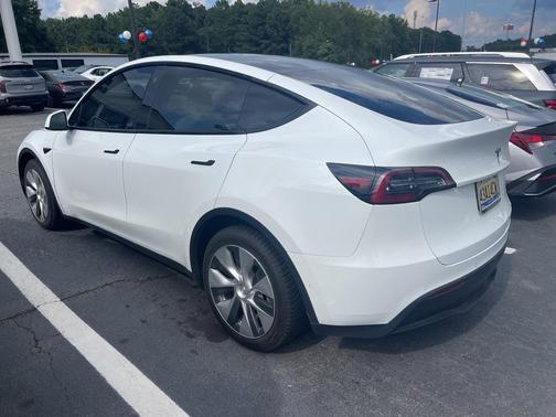 2022 Tesla Model Y Long Range Dual Motor All-Wheel Drive