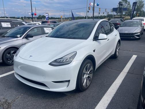 2022 Tesla Model Y Long Range Dual Motor All-Wheel Drive