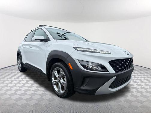Lunar White 2023 Hyundai KONA SEL