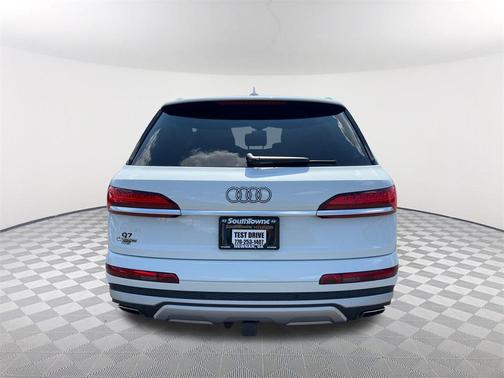 2025 Audi Q7 45 Premium