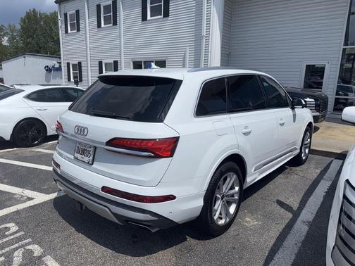 2025 Audi Q7 45 Premium