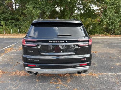2024 GMC Acadia Denali