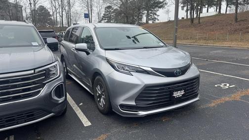 2021 Toyota Sienna LE