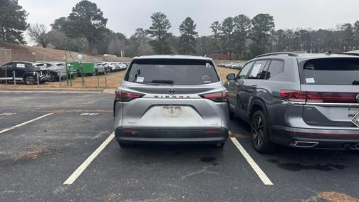2021 Toyota Sienna LE