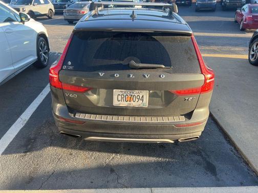 2021 Volvo V60 Cross Country T5