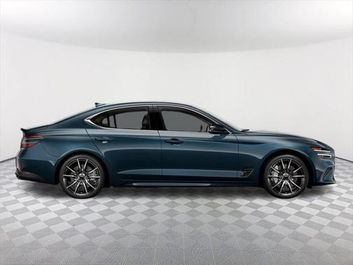 2025 Genesis G70 2.5T RWD