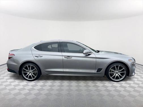 2022 Genesis G70 2.0T RWD