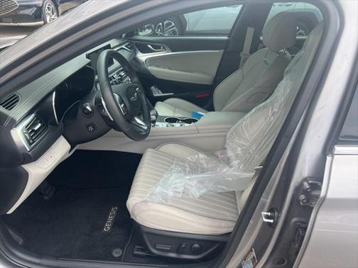 2022 Genesis G70 2.0T RWD