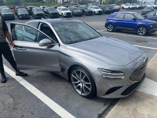 2022 Genesis G70 2.0T RWD