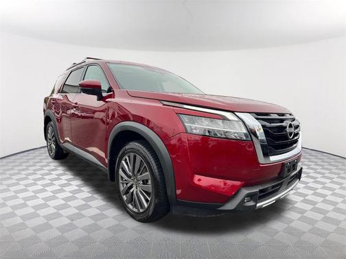 2022 Nissan Pathfinder SL 4WD