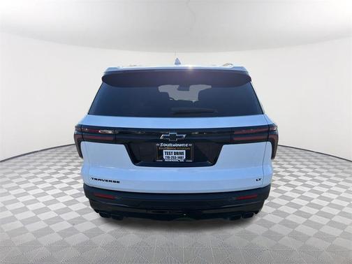 2024 Chevrolet Traverse LT