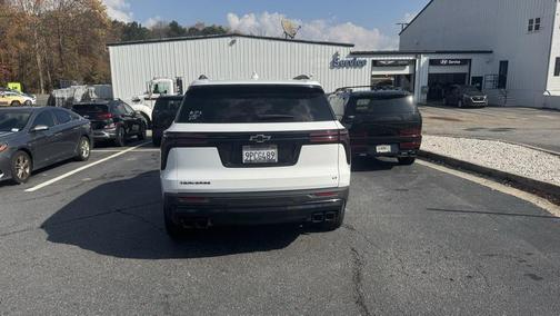 2024 Chevrolet Traverse LT