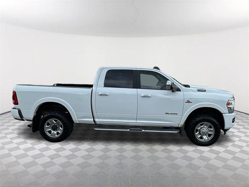 2022 RAM 2500 Laramie Crew Cab 4x4 6'4' Box
