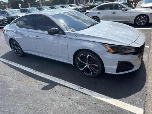 2023 Nissan Altima SR FWD
