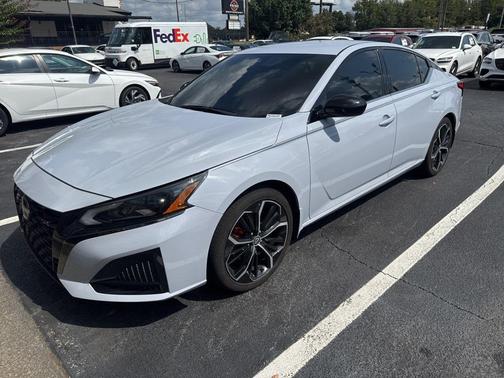 2023 Nissan Altima SR FWD