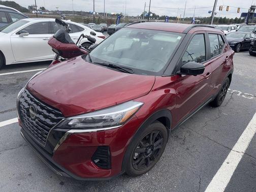 2023 Nissan Kicks SR