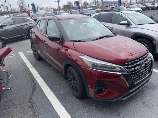 2023 Nissan Kicks SR