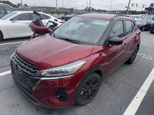2023 Nissan Kicks SR
