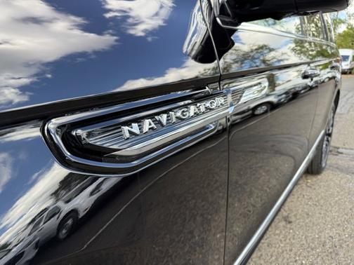 2022 Lincoln Navigator BLACK LABEL