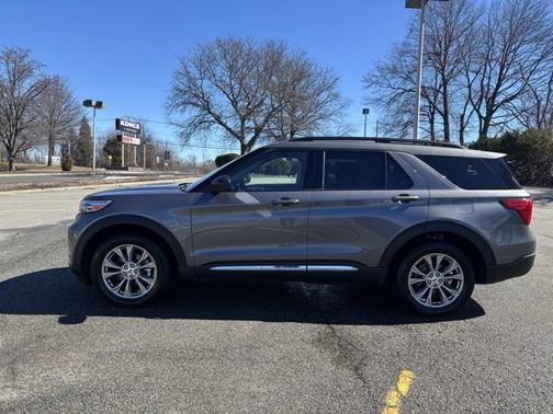 CARBONIZED GRAY METALLIC 2023 Ford Explorer XLT