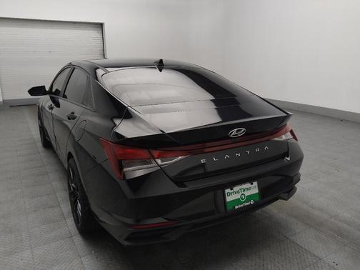 Phantom Black 2022 Hyundai ELANTRA SEL