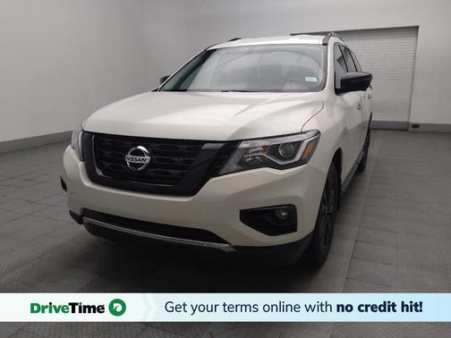 White 2018 Nissan Pathfinder SL